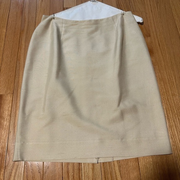 BEIGE Woman’s Jacket and Skirt Suit Set Size 6 - Picture 8 of 12